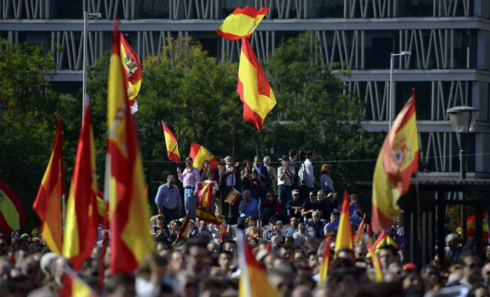 Proteste in Spagna per una transizione reale senza re