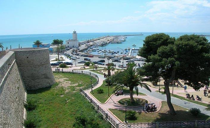 Veduta del porto di Manfredonia.
