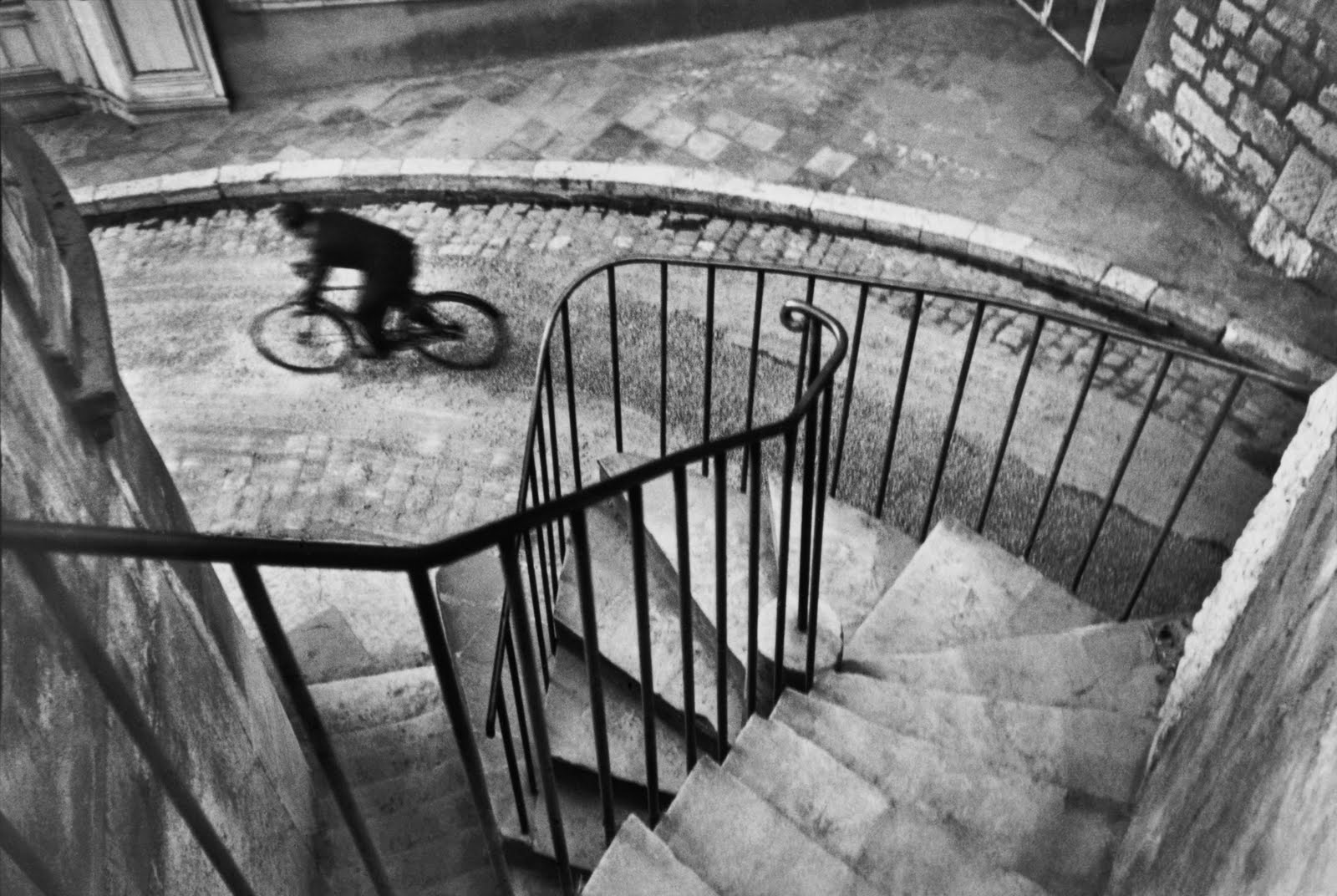 1 henri-cartier-bresson-hyeres-france-1932-bicycle-blur-spiral-staircase
