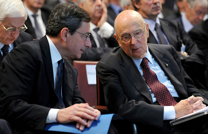 Mario Draghi, presidente della Bce, affiliato a cinque Ur-Lodges, tra cui anche quella in cui è affiliato Giorgio Napolitano, la “Three Eyes”.