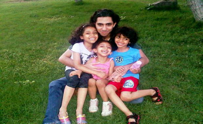 Raif Badawi con le sue tre figlie