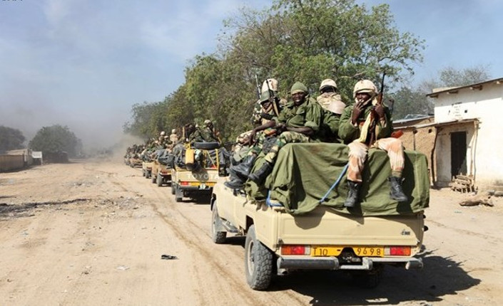 Truppe del Ciad nella città nigeriana di Gamboru - Afp