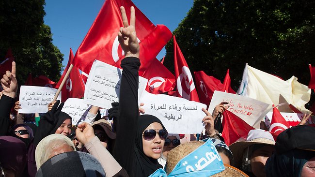 086918-tunisia-rally