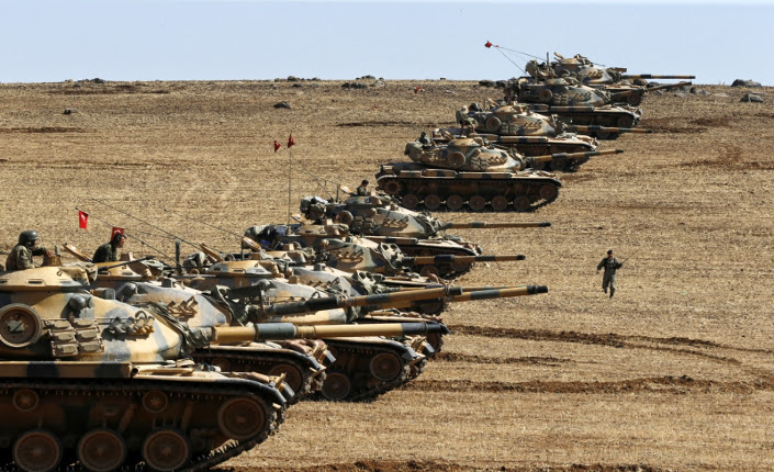 Turchia: carri armati turchi al confine siriano