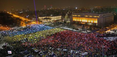 Anti-government protest continues in Bucharest