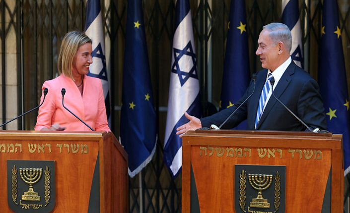  L'Alto rappresentante per gli affari esteri dell'UE, Federica Mogherini, e il primo ministro israeliano Benjamin Netanyahu