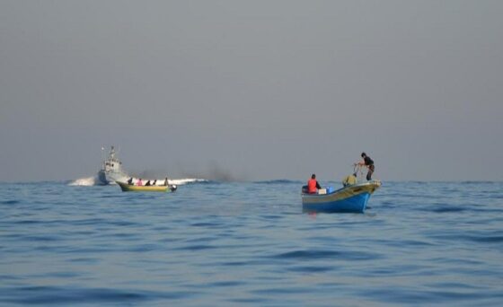 Pescatori di Gaza raggiunti dalla marina militare israeliana. Foto Schiano