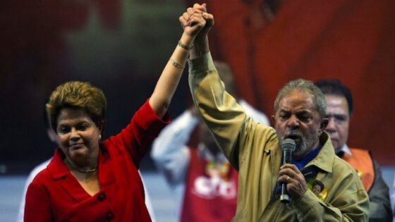 La presidente Dilma Rousseff insieme al suo predecessore Luiz Iniacio Lula da Silva. La Rousseff è stata rieletta anche grazie alla partecipazione alla campagna elettorale da parte di Lula, tuttora popolarissimo in Brasile.