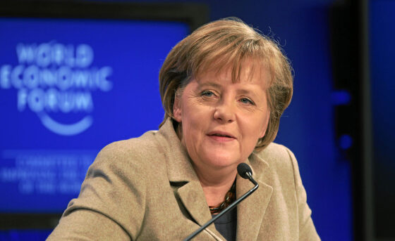 Il premier tedesco Angela Merkel la cui prudenza ha chiuso fin dall'inizio a exit strategy alternative per la crisi greca (By World Economic Forum [CC BY-SA 2.0 (http://creativecommons.org/licenses/by-sa/2.0)], via Wikimedia Commons)