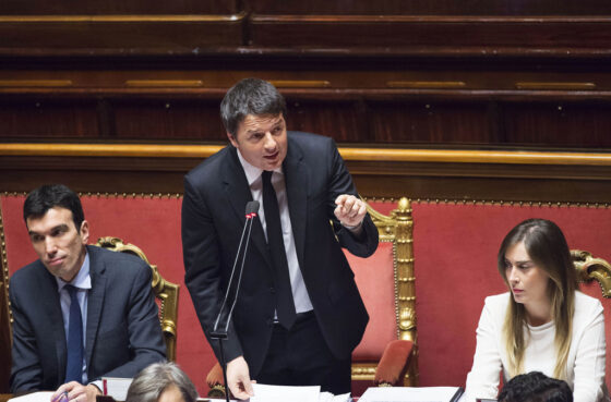Matteo Renzi incarna da una parte il disincanto degli italiani rispetto alla politica e dall'altra la loro intima aspirazione per l'uomo solo al potere aspirazione