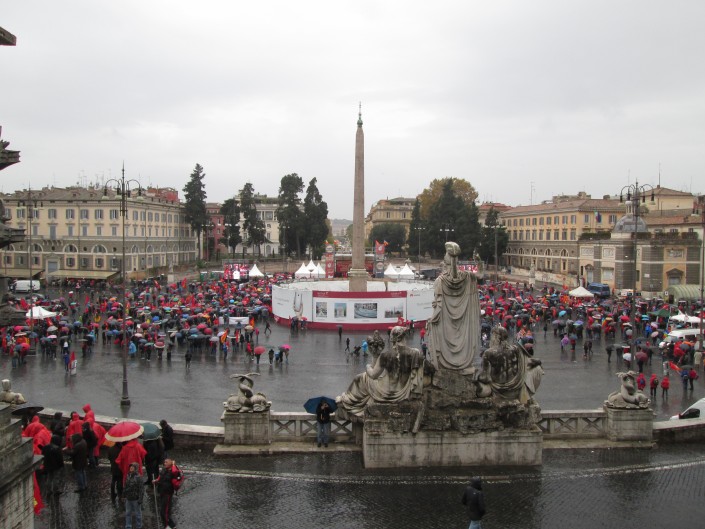 la piazza dei metalmeccanici mezza vuota del 21 novembre 2015