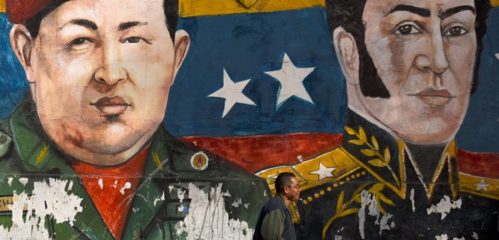 murales del presidente Chavez e Simon Bolivar
