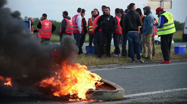 loi-travail-blocus-de-la-raffinerie-de-donges-par-les-routiers_5598911