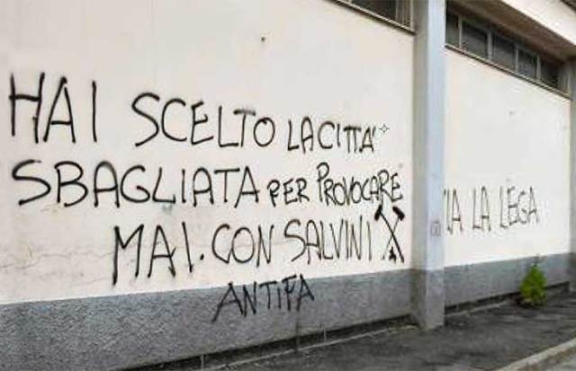 cap-genova-scritte-contro-salvini