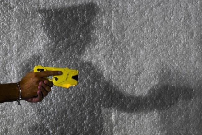 taser.scale-to-max-width.825x